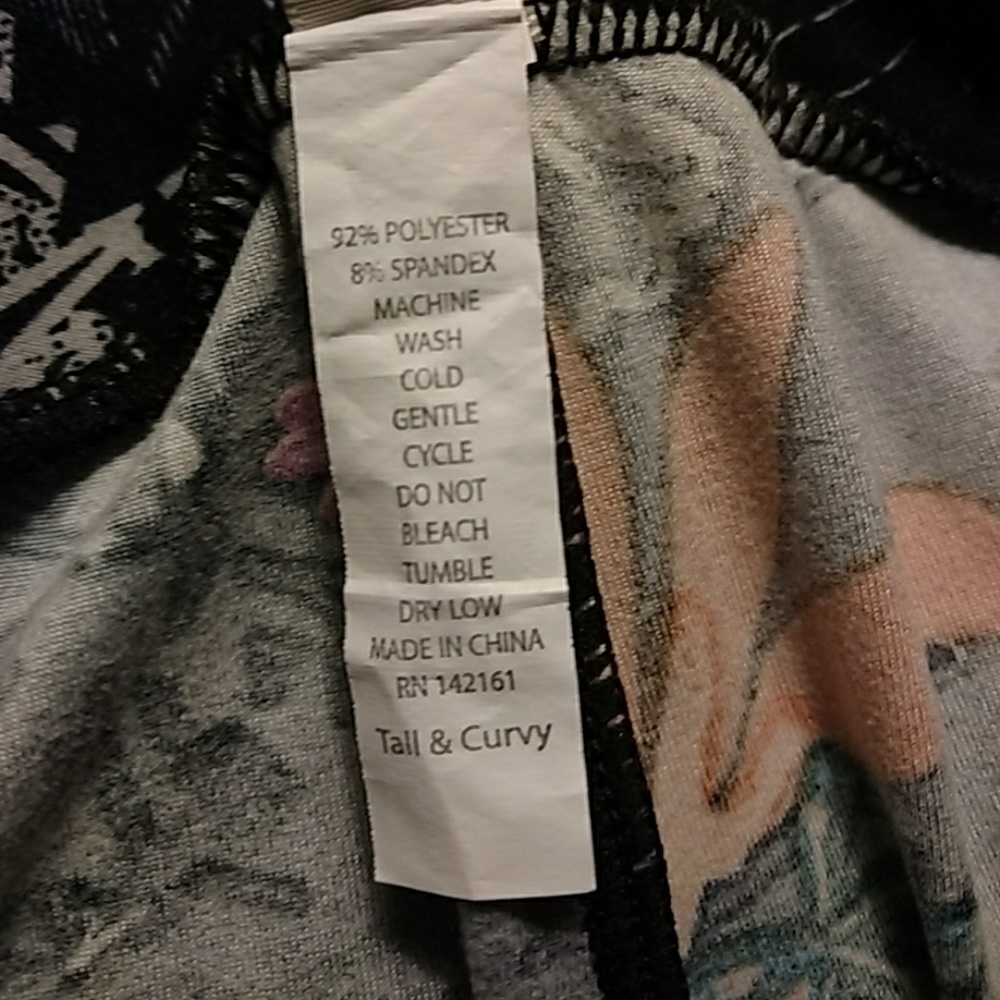 Nice leggings. 💞 - Picture 4 of 5